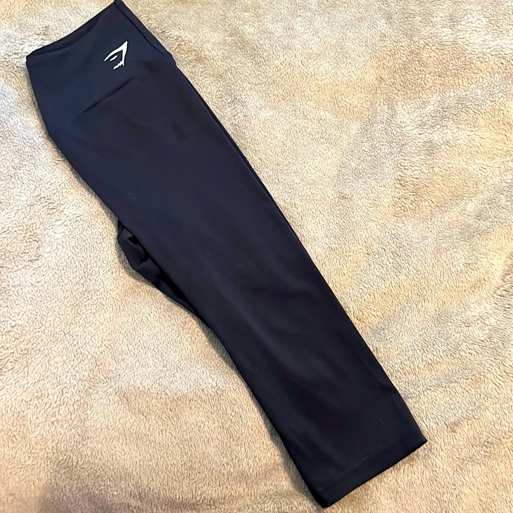 Gymshark cropped leggings (m)